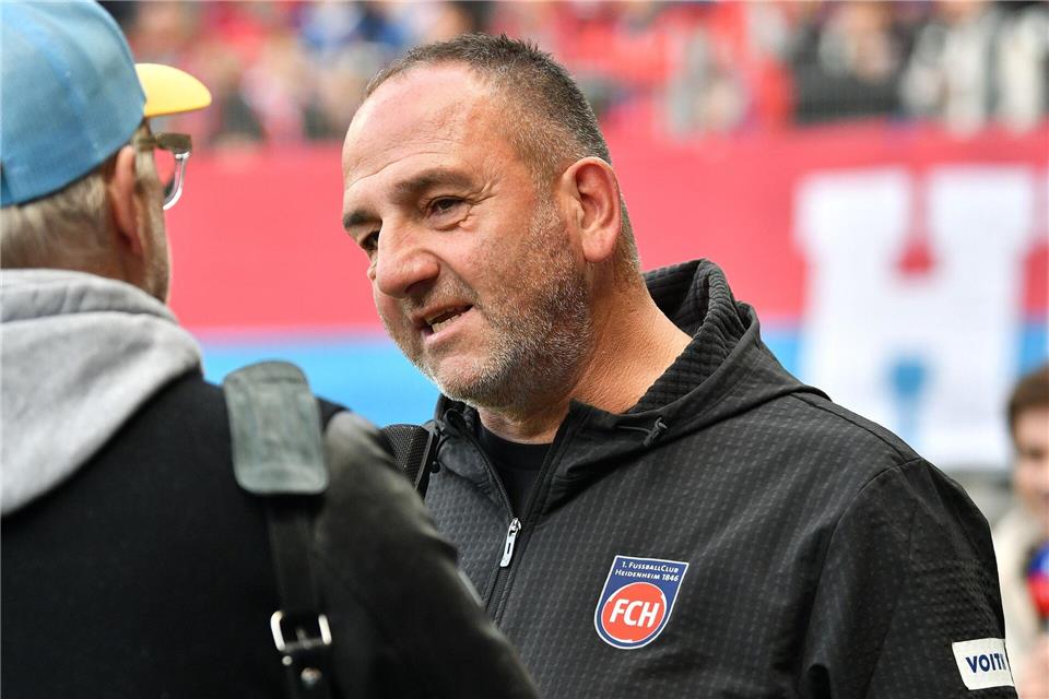 Späte Belohnung: Heidenheim holt einen Punkt gegen Bremen Setzte auf Offensivpower: FCH-Coach Frank Schmidt.Jan-Philipp Strobel/dpa