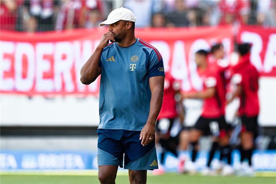 Setzte auf eine junge Startelf: Bayern-Trainer Vincent KompanyUwe Anspach/dpa