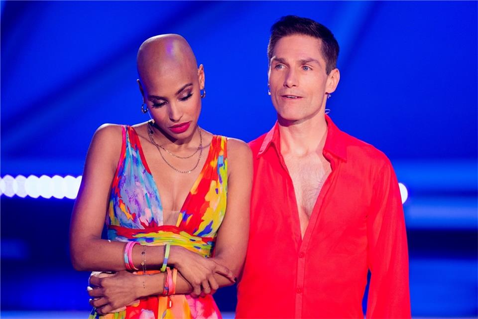 Schauspielerin Sharon Battiste bei „Let's Dance“ raus Sharon Battiste und Tanzpartner Christian Polanc sind aus der Sendung ausgeschieden.