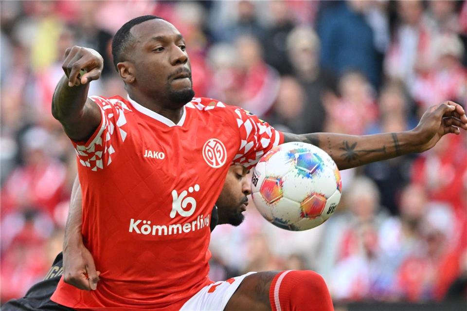 Sheraldo Becker darf in Olmütz nicht mitspielen (Archivbild).Torsten Silz/dpa