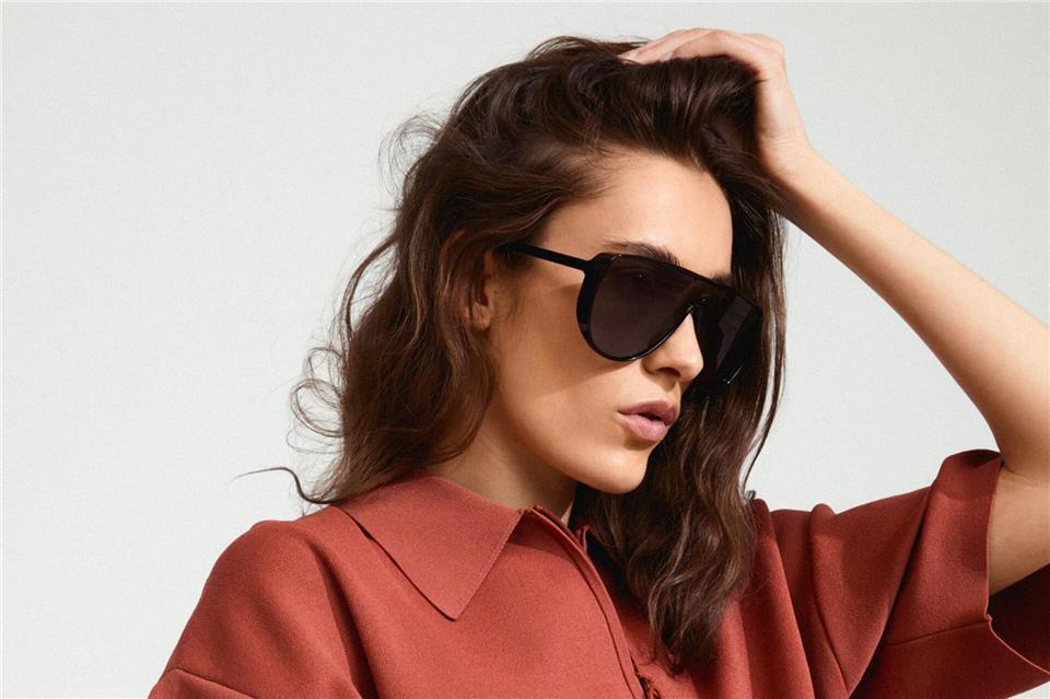 Shield-Brillen mit großflächigen, durchgehenden Gläsern setzen in diesem Sommer ein klares modisches Statement, wie die Pilgrim AMARI Sonnenbrille ab ca. 50 Euro.Pilgrim/dpa-tmn