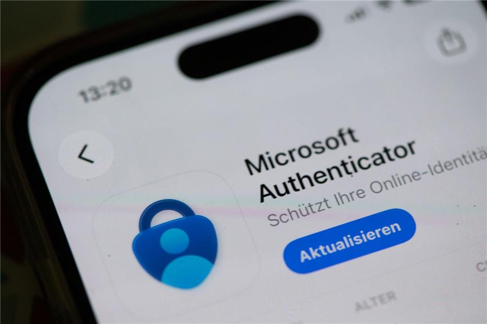 Sicherheitslücke: Nutzerinnen und Nutzer des Microsoft Authenticator sollten die App schnellstmöglich aktualisieren.Franziska Gabbert/dpa-tmn