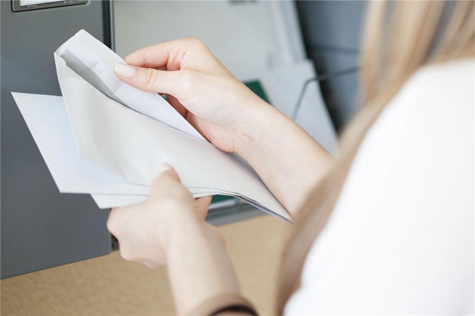 Sie haben eine Photovoltaikanlage und ein Schreiben der Bundesnetzagentur bekommen, das mit Sanktionen droht? Dann könnte es sich hierbei um Betrüger handeln.Christin Klose/dpa-tmn