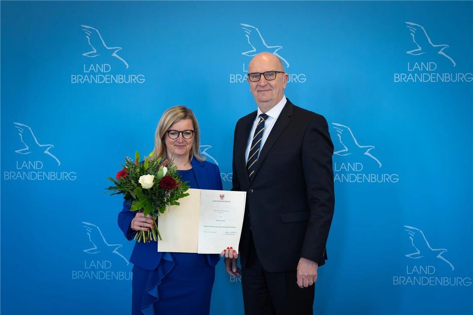 Sie ist die einzige mit CSU-Parteibuch im Brandenburger Kabinett: Wirtschaftsministerin Martina Klement ist ernannt.Soeren Stache/dpa