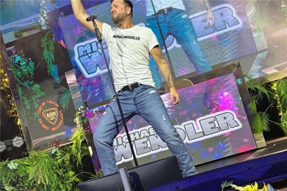 „Sie liebt den DJ“: Wendler präsentierte im „Megapark“ seine Hits.privat/dpa