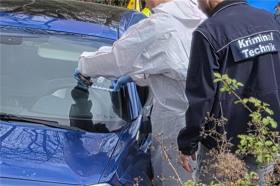 Sie sammeln Spuren am Tatort: Kriminaltechniker - auch Forensiker genannt. (Symbolbild)Kevin Schößler/dpa