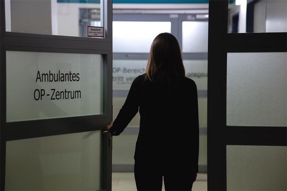 Sieben Regiokliniken sollen möglichst schon 2027 in Rheinland-Pfalz an den Start gehen. (Archivbild)Harald Tittel/dpa