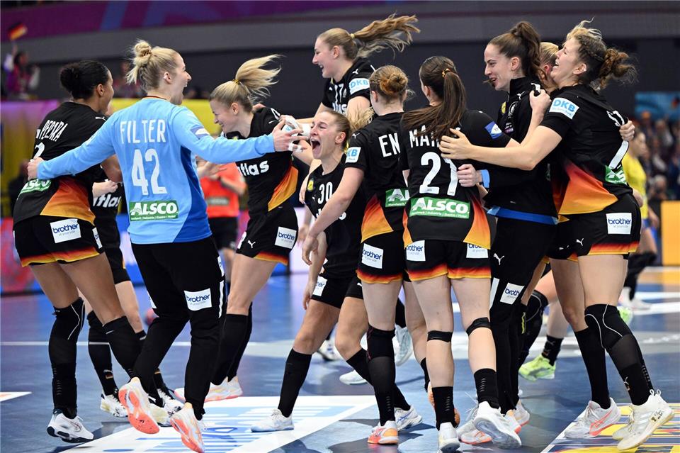 Sieben Spiele, sieben Siege: Deutschland tanzt sich ins Halbfinale. Federico Gambarini/dpa