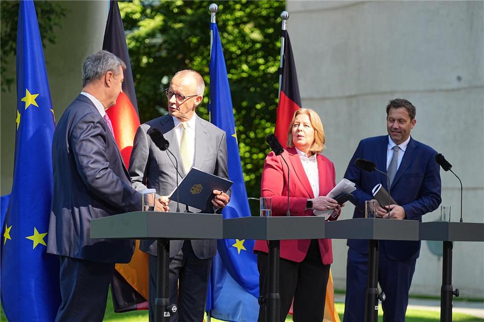 Siebeneinhalb Stunden wurde in der letzten Runde verhandelt.Michael Kappeler/dpa
