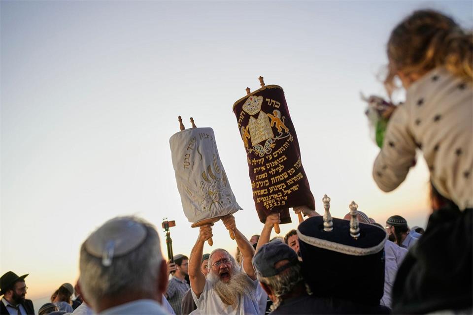Siedler feiern neue Synagoge in illegaler Siedlung HomeschOhad Zwigenberg/AP/dpa