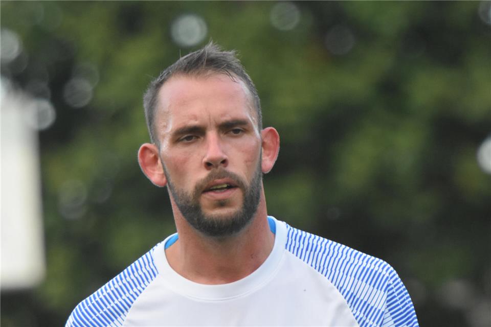 Sieger mit seinem SV Illerhusen gegen den VfL Ramsdorf: Spielertrainer Aljoscha Kamp.