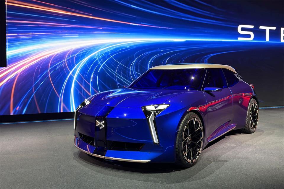 Sieht auf jeden Fall anders aus als die anderen: Der DS F3ver, vorgestellt auf dem Pariser Autosalon.Thomas Geiger/dpa-tmn