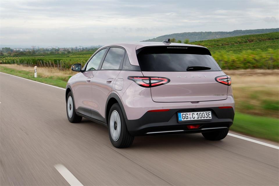 Sieht aus wie ein kleiner... Müssen Sie selbst entscheiden, woran Sie der Geely E2 errinnert, doch hässlich ist er sicher nicht.Thorsten Weigl/Geely/dpa-tmn