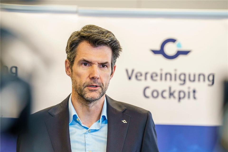 Sieht die Reihen der Piloten geschlossen: VC-Präsident Andreas Pinheiro.Andreas Arnold/dpa