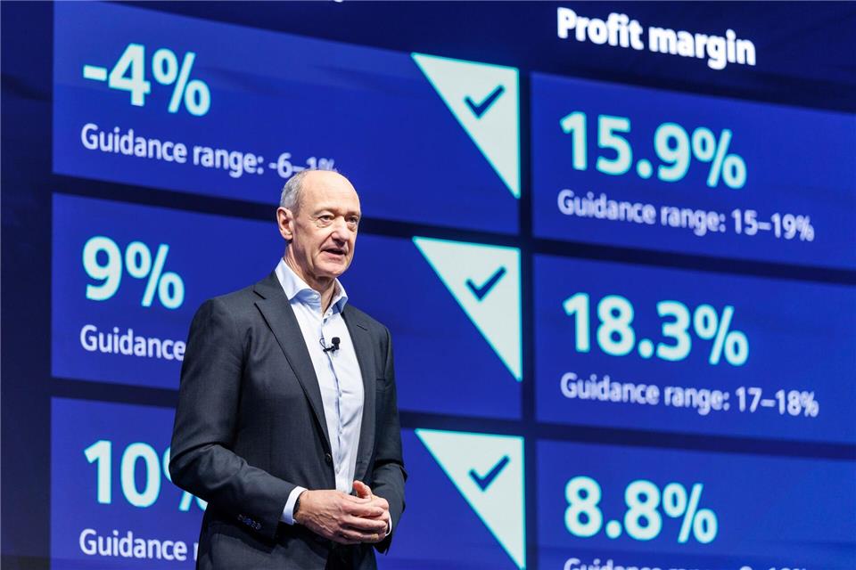 Siemens hat unter Konzernchef Roland Busch das dritte Jahr in Folge mit einem Rekordgewinn beendet.Matthias Balk/dpa