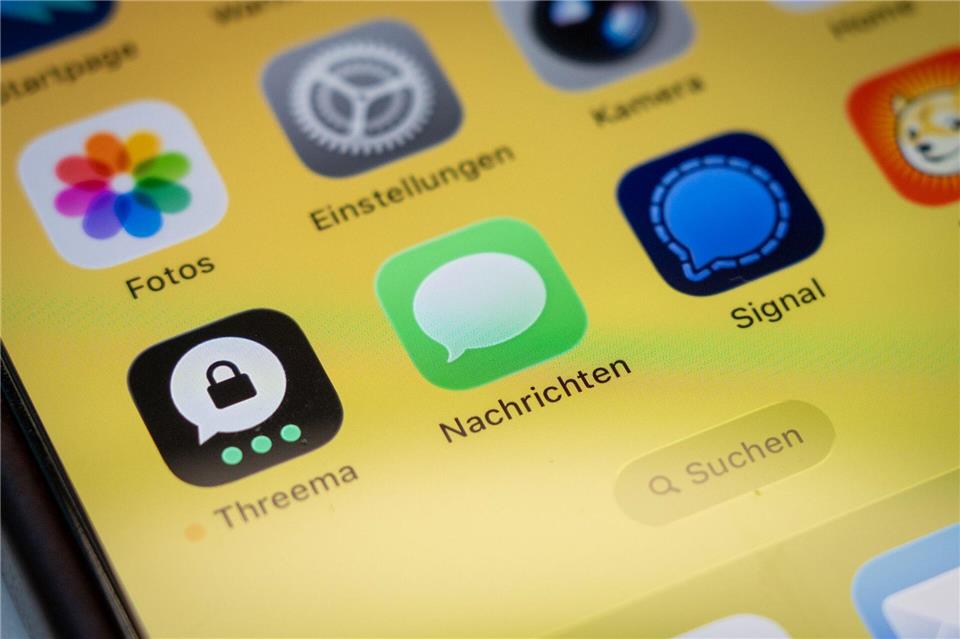 Signal gilt als Privatsphäre-orientierter Messenger und wie etwa Threema als Alternative zu WhatsApp - die Phishing-Attacken sind keine Schwäche der App. Die Schwachstelle ist der Nutzer. Darum muss man immer skeptisch sein bei Nachrichten, die Daten abfragen.Nico Tapia/dpa-tmn