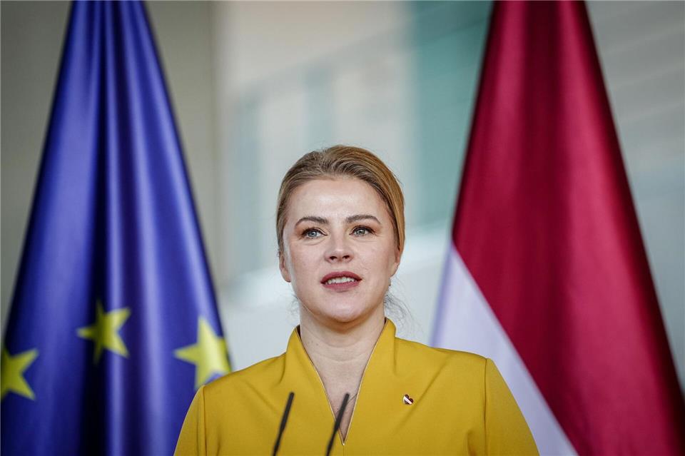 Siliņa bei einer Pressekonferenz.Kay Nietfeld/dpa