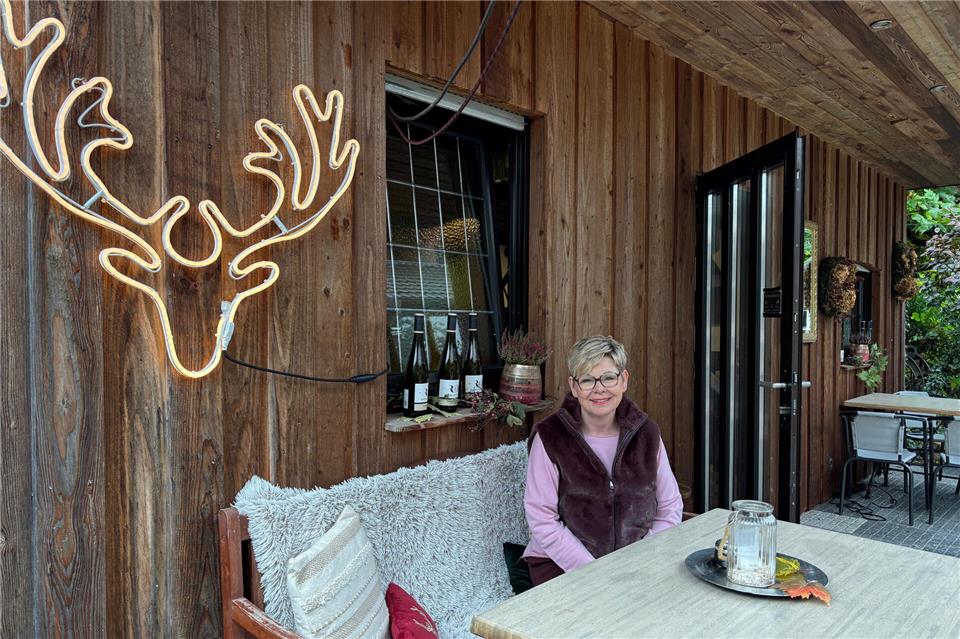 Silke von Lieben betreibt jetzt auch eine Weinhütte an der Bocholter Aa in Ramsdorf.