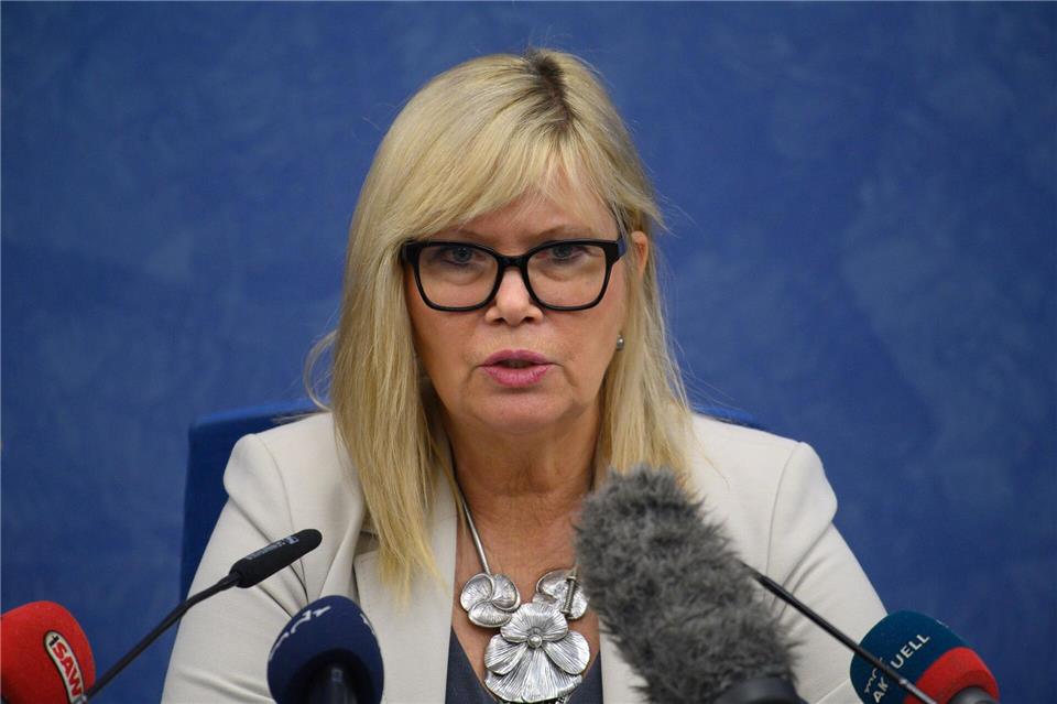 Simone Borris (parteilos), Oberbürgermeisterin der Stadt Magdeburg, spricht im Rathaus der Stadt zu den Medienvertretern.Klaus-Dietmar Gabbert/dpa