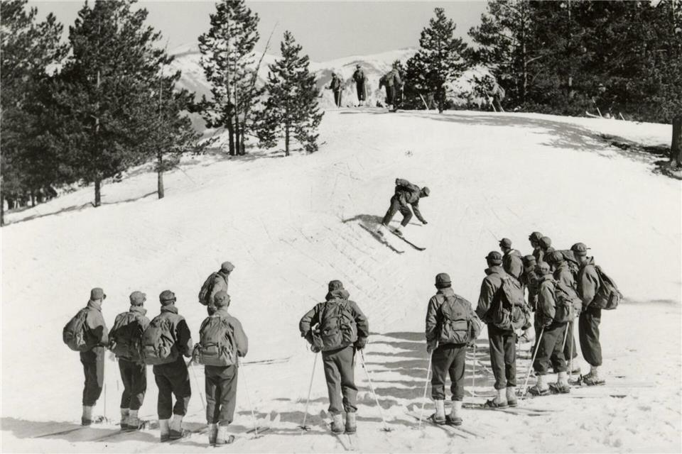 Skifahrer der ersten Stunde: Soldaten der 10. Gebirgsdivision beim Training in Ski Cooper.10th Mountain Division Resource Center/Denver Public Library/dpa-tmn