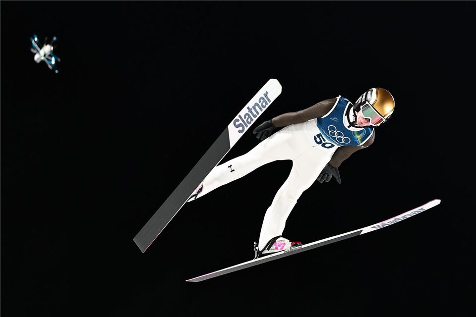 Skispringerin Nika Prevc holt sich in Lahti den nächsten Sieg. (Archivbild)Daniel Karmann/dpa