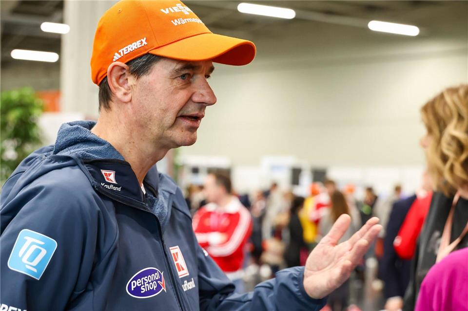 Ernüchterung bei deutschen Skispringern nach Anzugskandal Skisprung-Bundestrainer Stefan Horngacher kritisiert die Aufarbeitung des WM-Anzugskandals.Daniel Löb/dpa