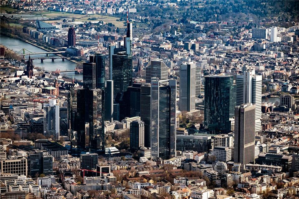 Skyline in Frankfurt: Cum-Cum-Deals waren bei Banken weit verbreitet. (Archivbild)Uli Deck/dpa