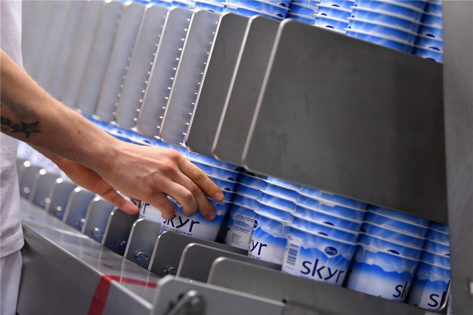 Skyr ist vom Geschmack her ähnlich wie Joghurt und Quark.Martin Schutt/zb/dpa