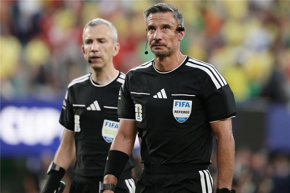 Slavko Vincic (r.) darf das WM-Finale leiten. (Archivbild)Adam Hunger/ AP/dpa
