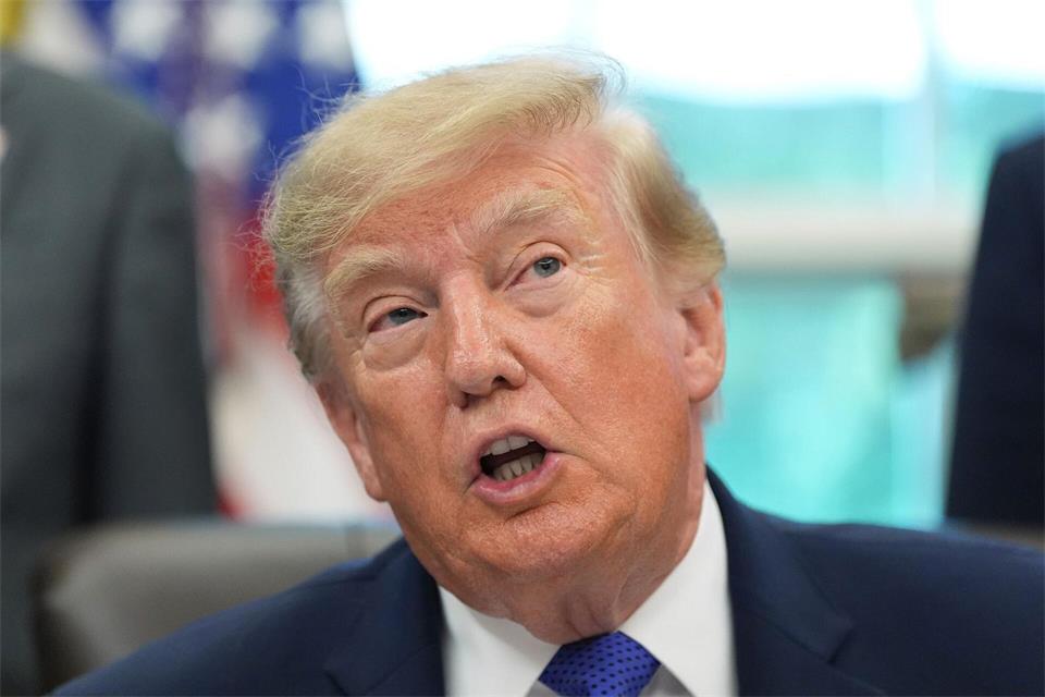 Sloweniens Internet-Domainverwaltung  - register.si - wird mit Anträgen überlaufen, seitdem US-Präsident Donald Trump KI in SI umtaufen will.Alex Brandon/AP/dpa