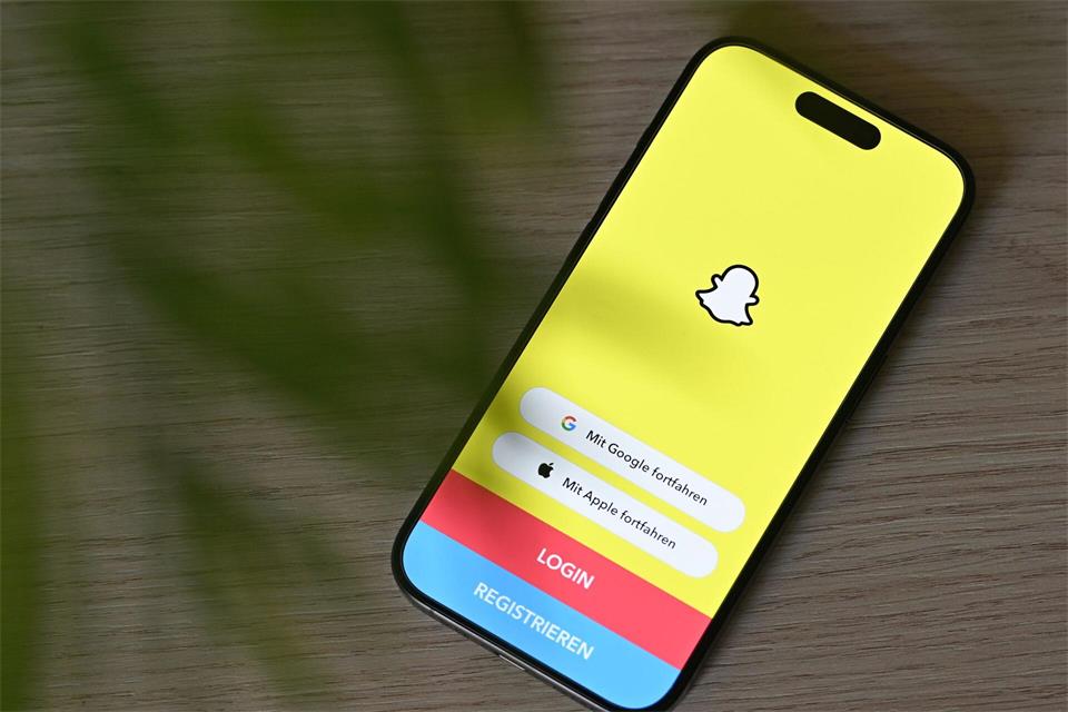 Snapchat gehört zu den beliebtesten sozialen Netzwerken. (Symbolbild)Markus Lenhardt/dpa