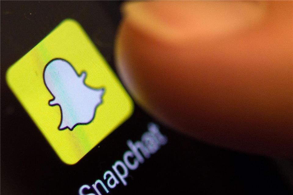 Snapchat plant, die Vorgaben der Regierung ab dieser Woche umzusetzen. (Symbolbild)Patrick Seeger/dpa