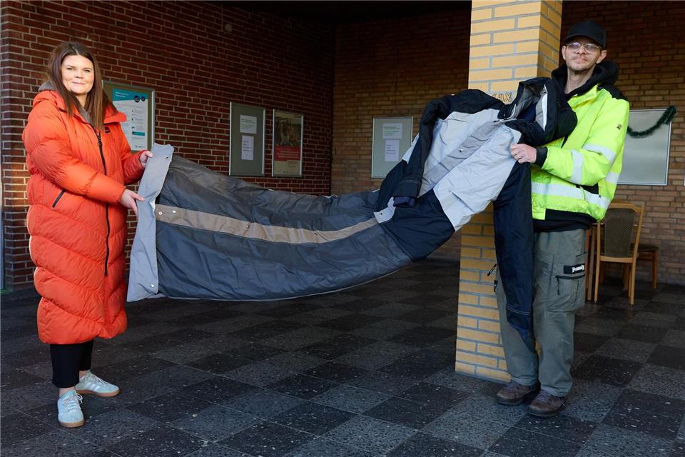 So einfach und so hilfreich: Der Sheltersuit für Obdachlose.Georg Wendt/dpa