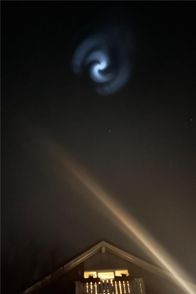 Leuchtende Spirale am Himmel über Borken So hat Leni Heisterkamp das spiralförmige Licht gesehen.