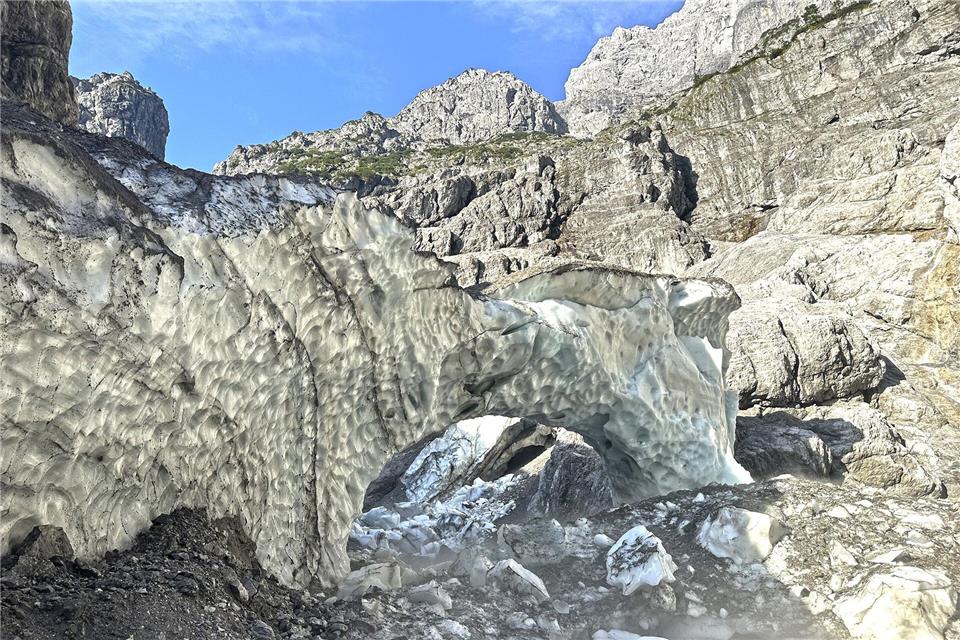 „Eiskapelle“ am Watzmann eingestürzt So sah die Eiskapelle vor dem Einsturz aus.-/Nationalparkverwaltung Berchtesgaden/dpa