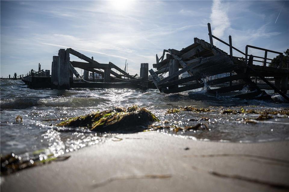 So sah es vielerorts nach der Herbststurmflut 2023 an der Ostsee aus.Hannes P Albert/dpa