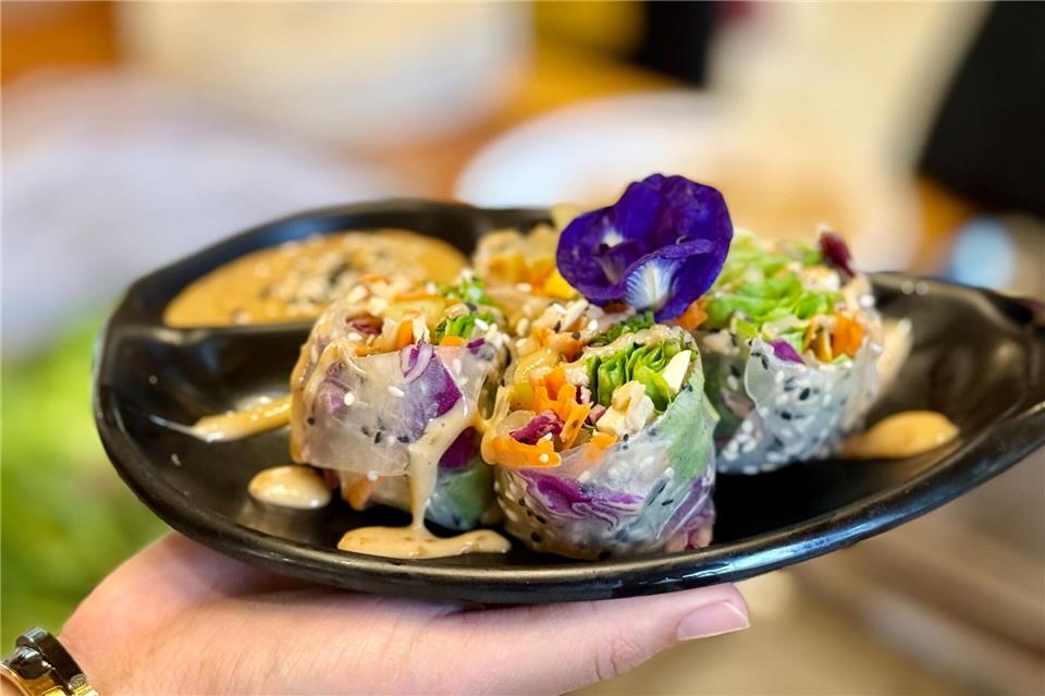 So sehen perfekt zubereitete Sommerrollen aus.Carola Frentzen/dpa-tmn