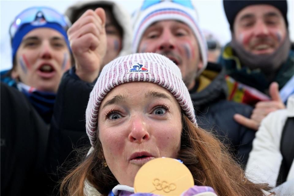 So sieht Gold aus: Frankreich um Lou Jeanmonnot macht vor, wie’s geht.Hendrik Schmidt/dpa