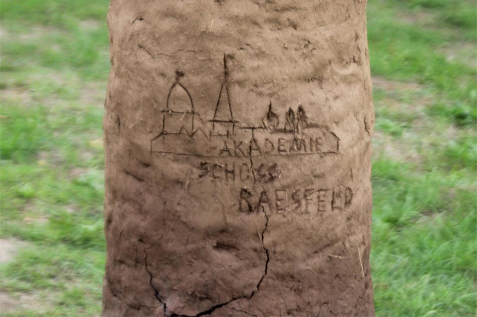 So sieht der aus Lehm, Sand und Heu gefertigte Rennofen aus.“