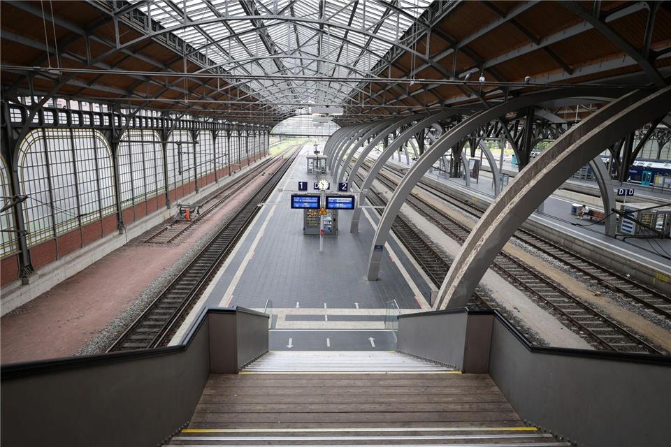 So sieht der fast menschenleere Bahnhof Lübeck aus.Christian Charisius/dpa