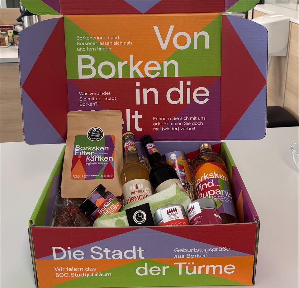So sieht die Box aus, die im Farb geholt werden kann. Es gibt unterschiedliche Ausführungen.