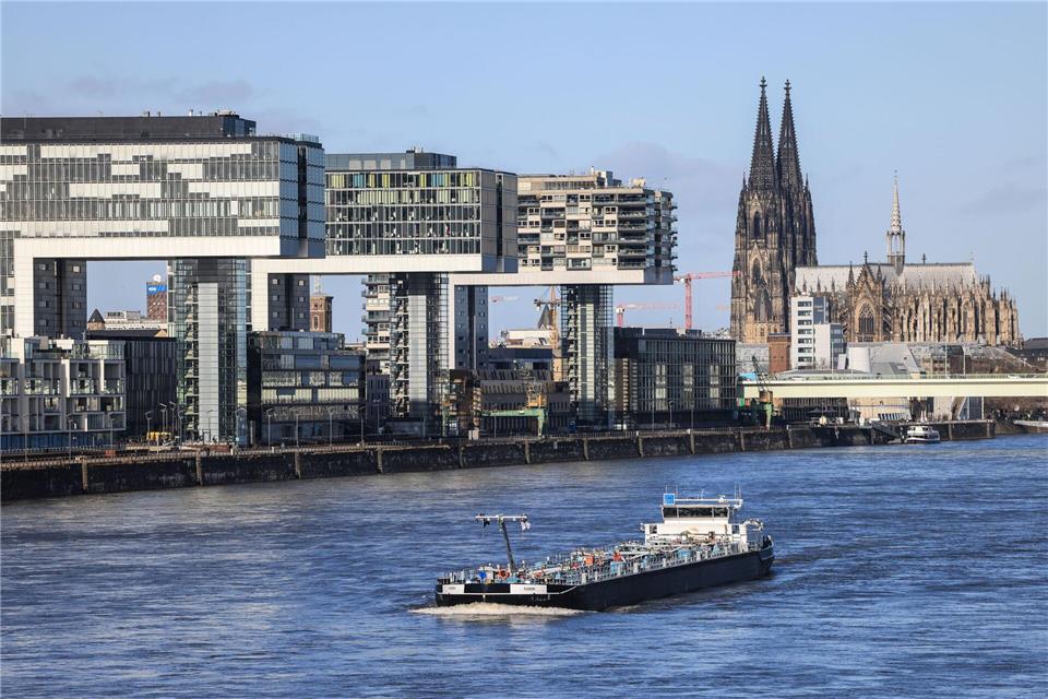 So sonnig wie hier in Köln wird es vor allem am Mittwoch in ganz NRW. (Archivbild)Oliver Berg/dpa