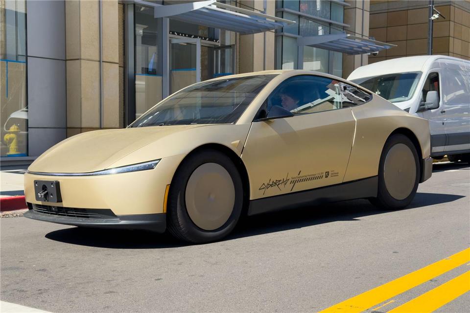 So stellt sich Elon Musk die Zukunft von Tesla vor. (Archivbild)Andrej Sokolow/dpa