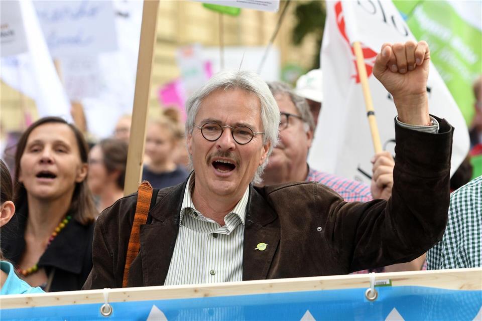 So trat Richard Mergner gerne in Aktion: Wo immer in Bayern für den Erhalt von Natur und Umwelt gekämpft werden musste, war der Franke nicht fern. (Archivbild)Tobias Hase/dpa