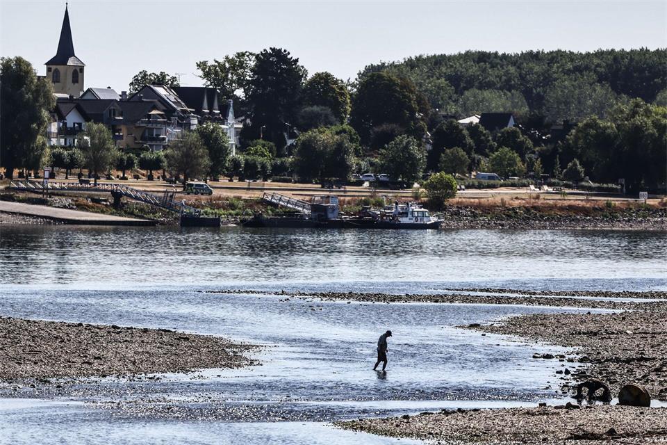 So wenig Wasser hatte der Rhein noch nie (Archivbild)Oliver Berg/dpa