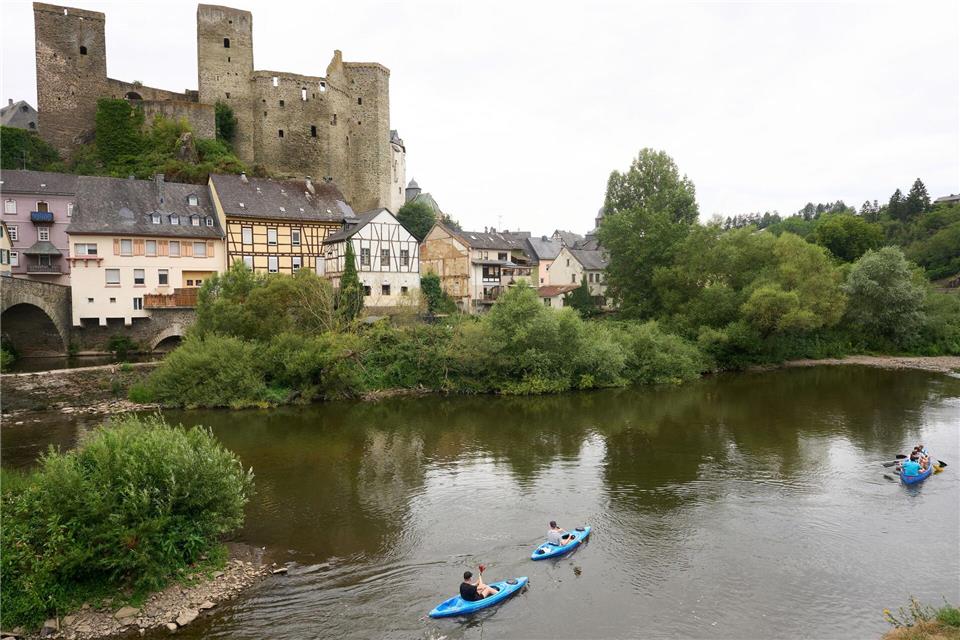 So wie hier in Runkel zeigt sich der Himmel über Hessen zu Wochenbeginn wechselnd bis stark bewölkt.Thomas Frey/dpa