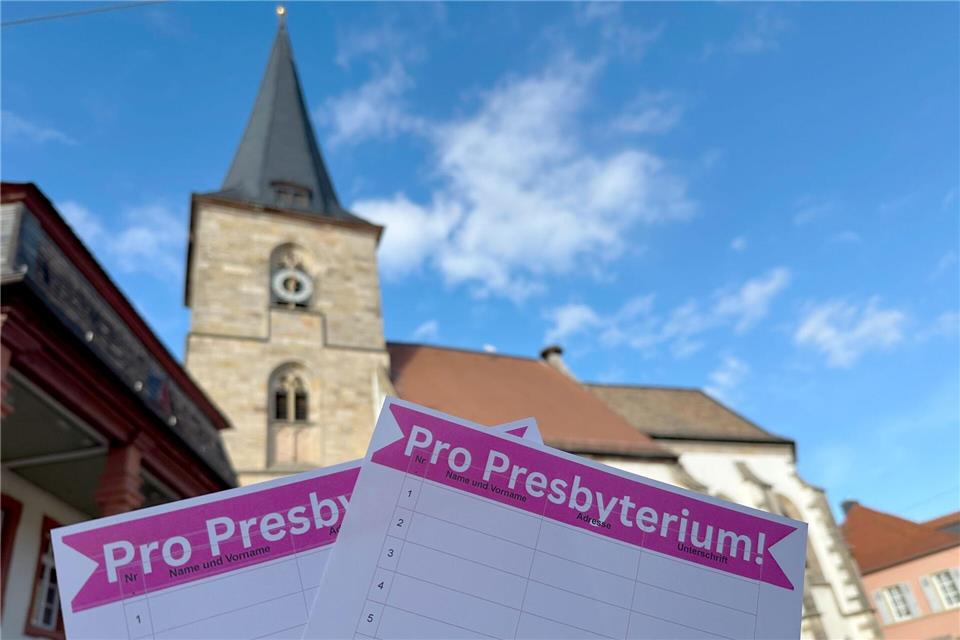 So wie in der Protestantischen Kirche in Freinsheim werden derzeit in vielen Gemeinden in der Pfalz Unterschriften gegen die Pläne der Evangelischen Kirche gesammelt, den Gemeinden den Status als Körperschaft des öffentlichen Rechts zu entziehen. Katja Sponholz/dpa