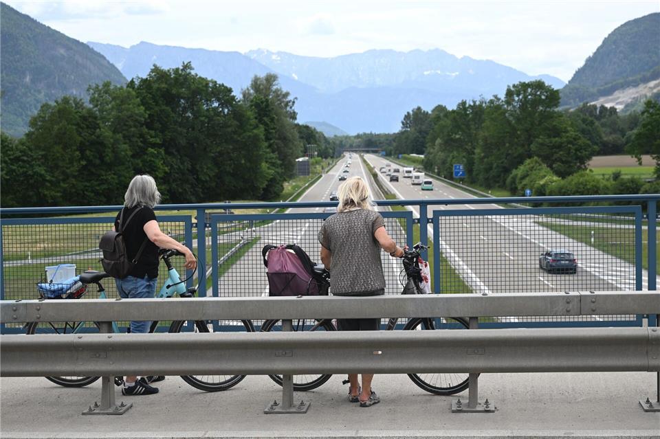 Sogar der Ausflugsverkehr blieb auf den Straßen weitgehend aus. Felix Hörhager/dpa
