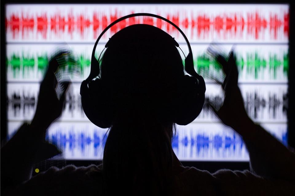 Sogenannte binaurale Beats versprechen ähnliche kognitive oder emotionale Zustände hervorzurufen wie bestimmte Drogen.