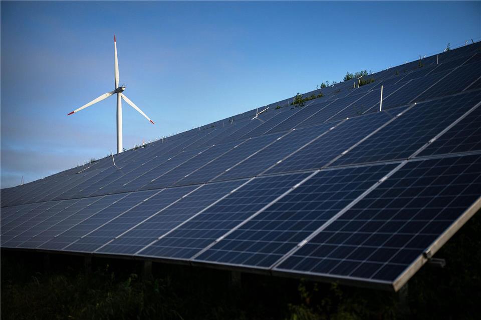 Solarpanels kommen zumeist aus China.Sina Schuldt/dpa